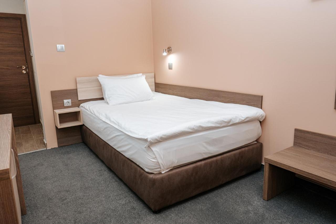 Hotel Tundzha - Renovated! Ямбол Экстерьер фото