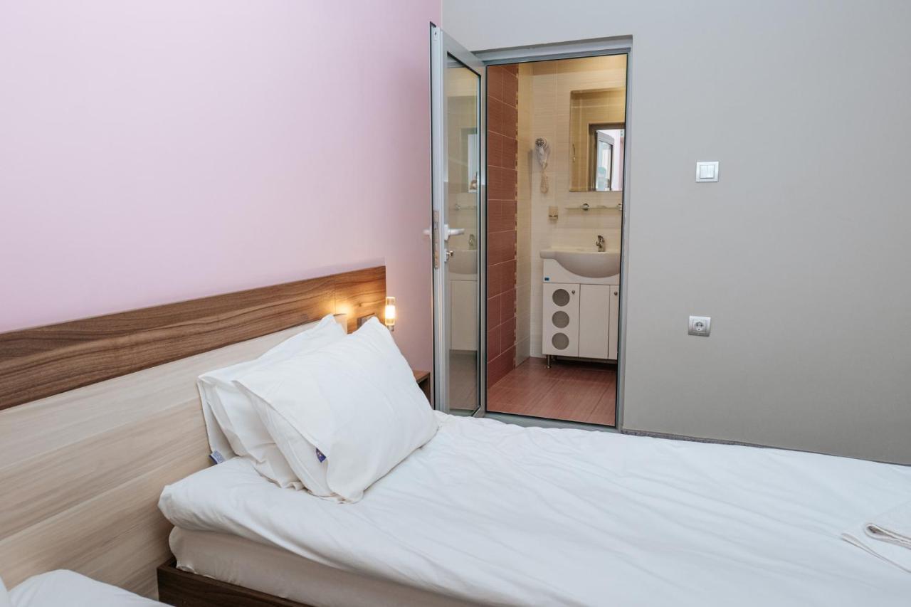 Hotel Tundzha - Renovated! Ямбол Экстерьер фото