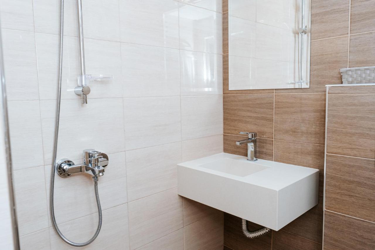 Hotel Tundzha - Renovated! Ямбол Экстерьер фото