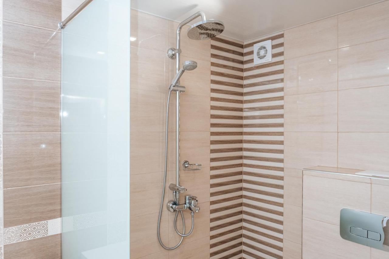 Hotel Tundzha - Renovated! Ямбол Экстерьер фото